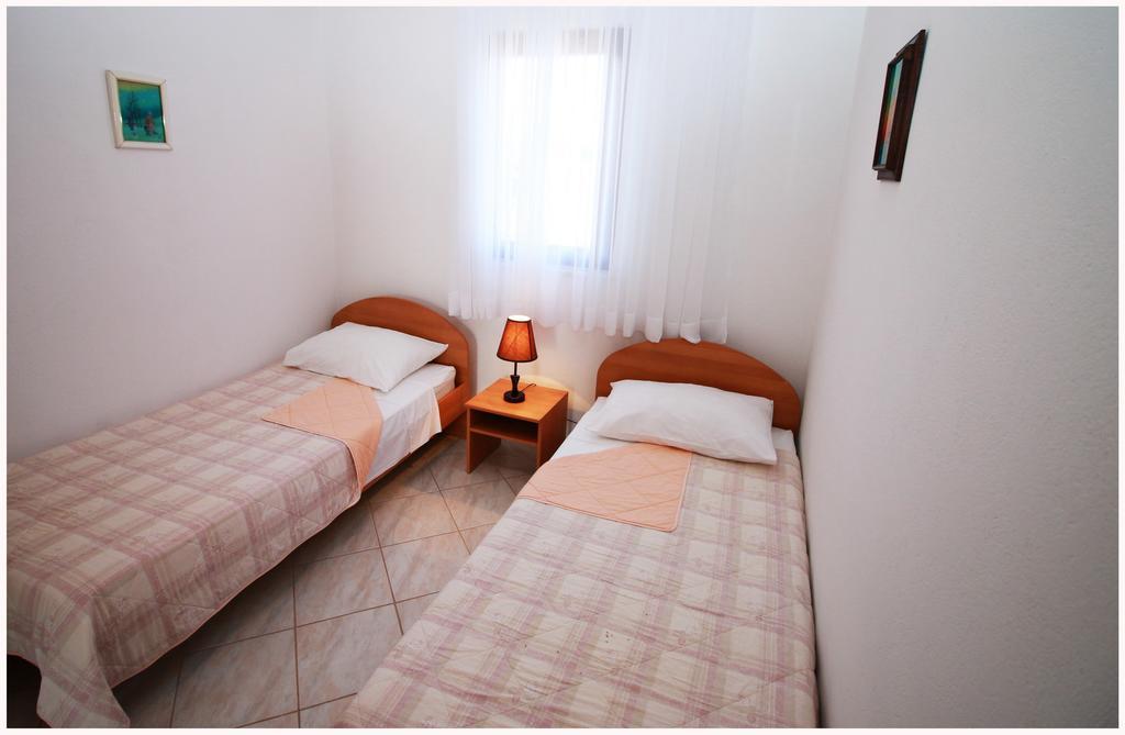 Apartment Benjamin Rogoznica  Esterno foto